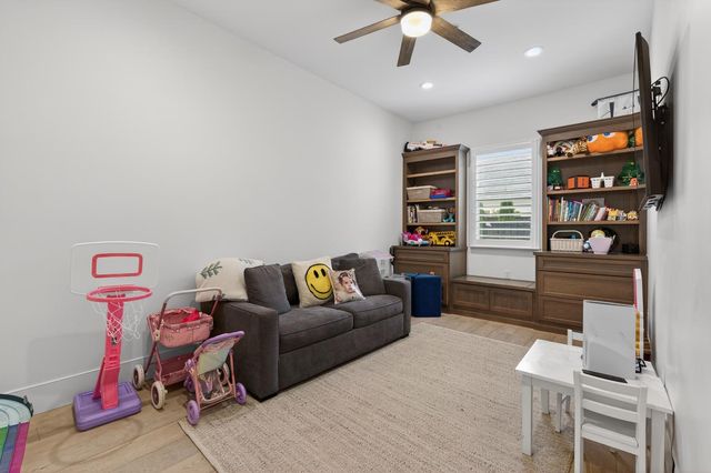 61 Secret Ct, Lodi, CA 95242