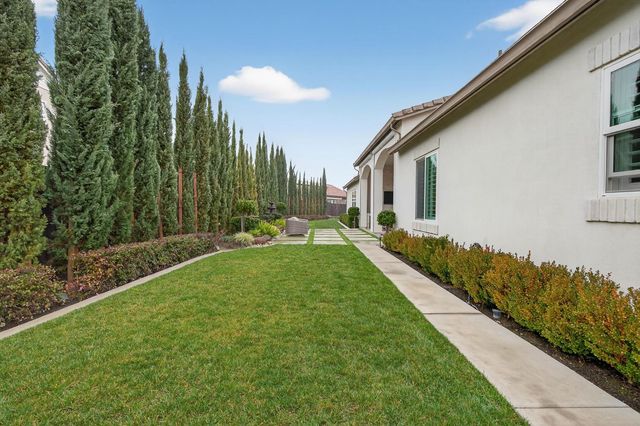 61 Secret Ct, Lodi, CA 95242