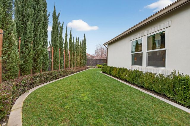 61 Secret Ct, Lodi, CA 95242