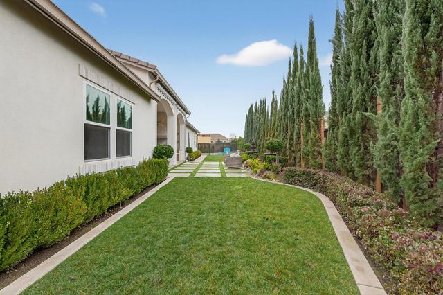 61 Secret Ct, Lodi, CA 95242