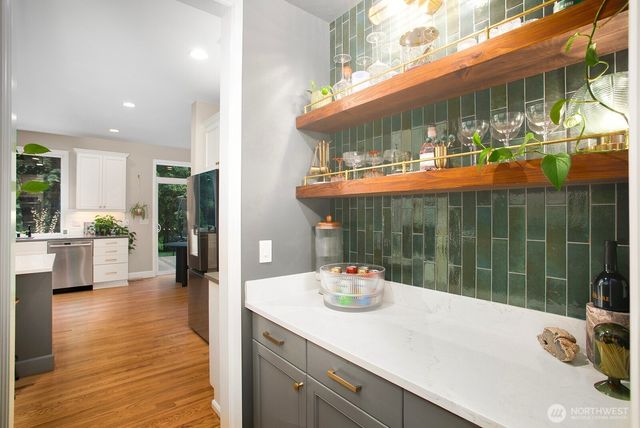 808 275th Place SE, Sammamish, WA 98075