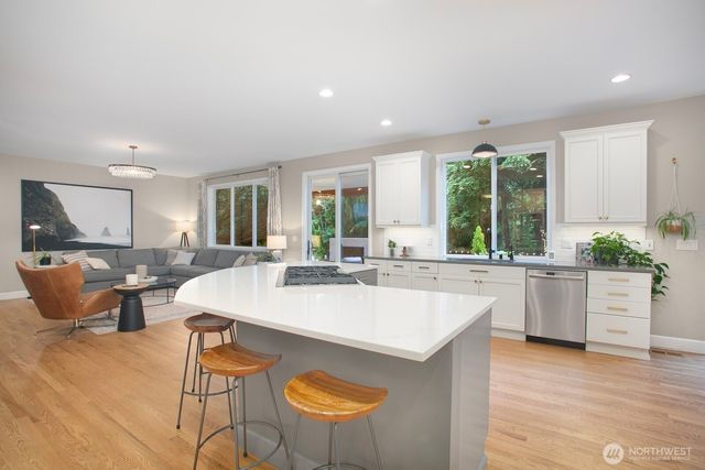 808 275th Place SE, Sammamish, WA 98075