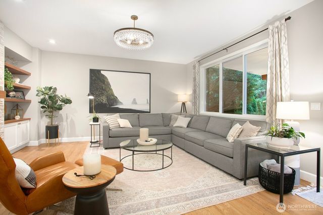 808 275th Place SE, Sammamish, WA 98075