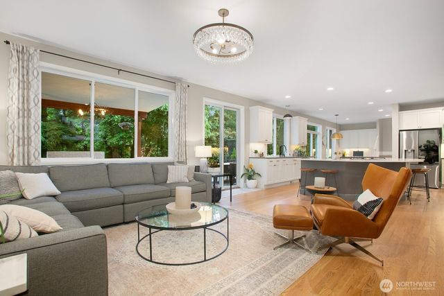 808 275th Place SE, Sammamish, WA 98075