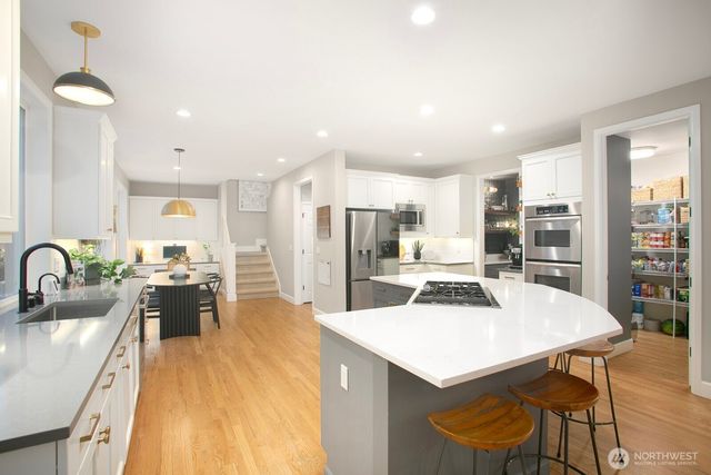 808 275th Place SE, Sammamish, WA 98075