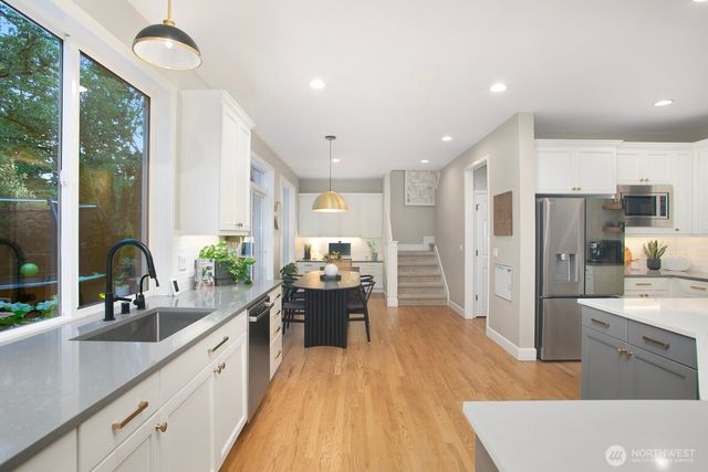 808 275th Place SE, Sammamish, WA 98075
