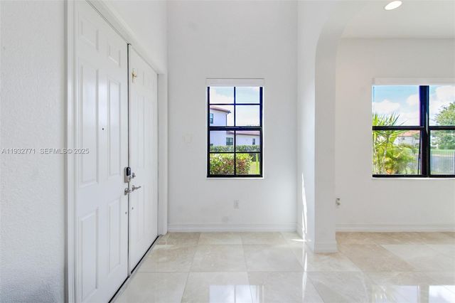 11865 SW 13th Ct, Pembroke Pines, FL 33025