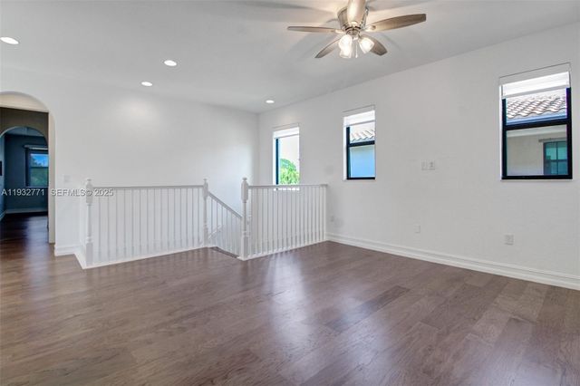 11865 SW 13th Ct, Pembroke Pines, FL 33025