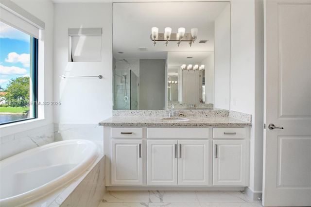 11865 SW 13th Ct, Pembroke Pines, FL 33025