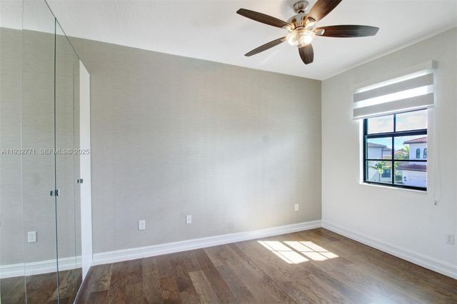 11865 SW 13th Ct, Pembroke Pines, FL 33025