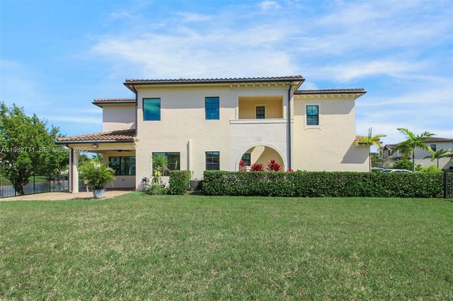 11865 SW 13th Ct, Pembroke Pines, FL 33025