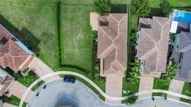 11865 SW 13th Ct, Pembroke Pines, FL 33025