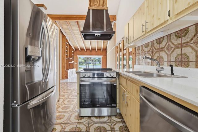 10680 Cherry Ave, Pembroke Pines, FL 33026