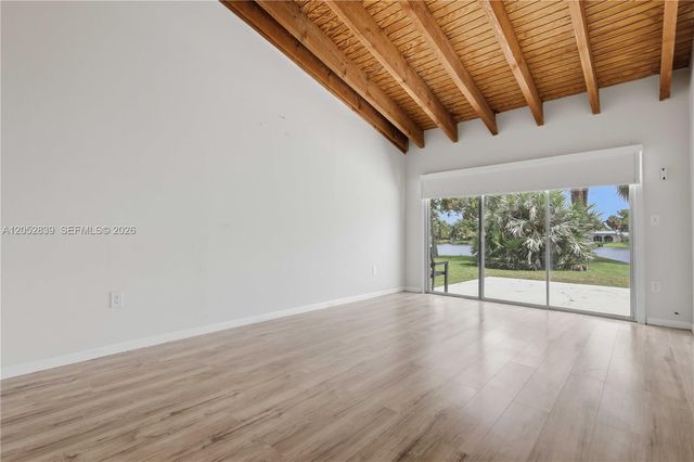 10680 Cherry Ave, Pembroke Pines, FL 33026