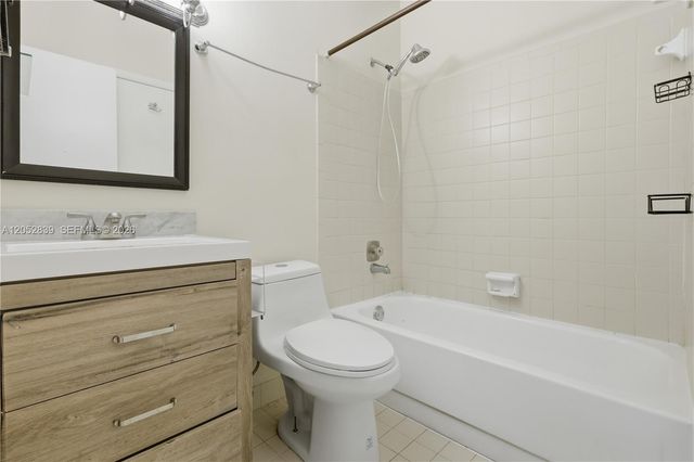 10680 Cherry Ave, Pembroke Pines, FL 33026
