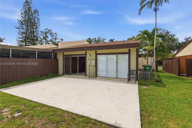10680 Cherry Ave, Pembroke Pines, FL 33026