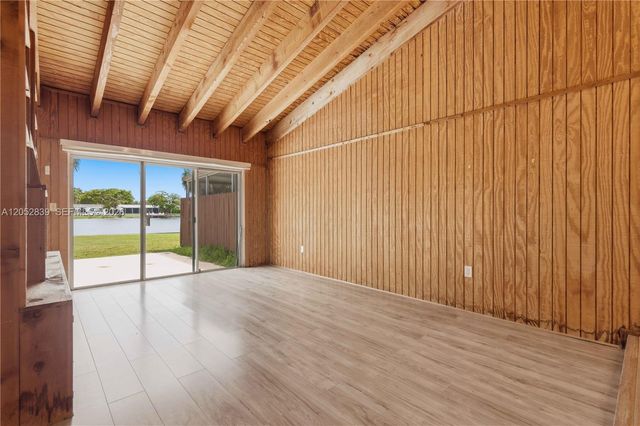 10680 Cherry Ave, Pembroke Pines, FL 33026