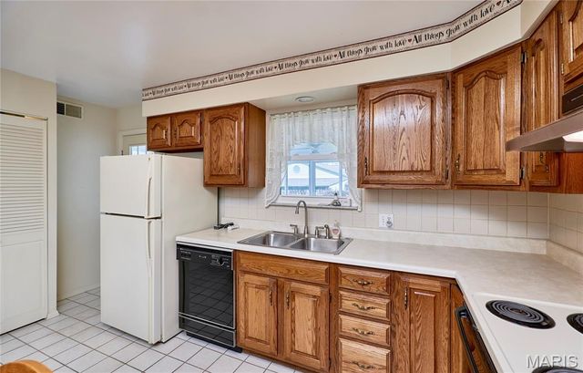 615 Central Parkway, Florissant, MO 63031