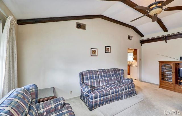 615 Central Parkway, Florissant, MO 63031