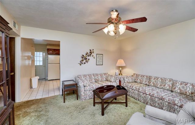 615 Central Parkway, Florissant, MO 63031