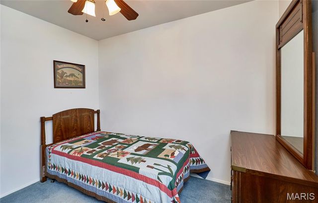 615 Central Parkway, Florissant, MO 63031