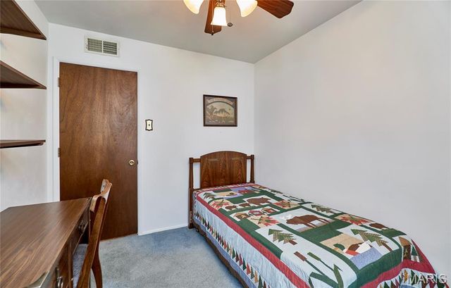 615 Central Parkway, Florissant, MO 63031