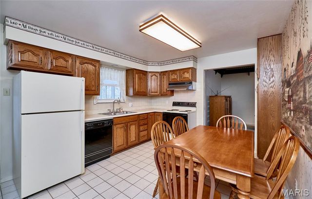 615 Central Parkway, Florissant, MO 63031