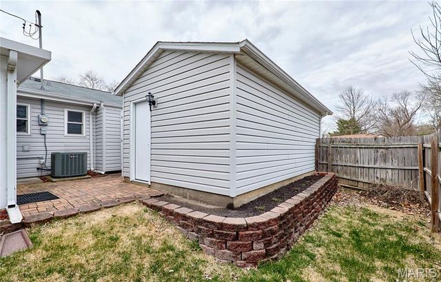 615 Central Parkway, Florissant, MO 63031