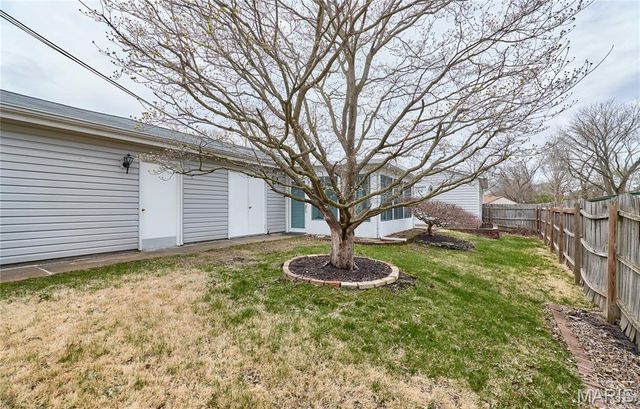 615 Central Parkway, Florissant, MO 63031