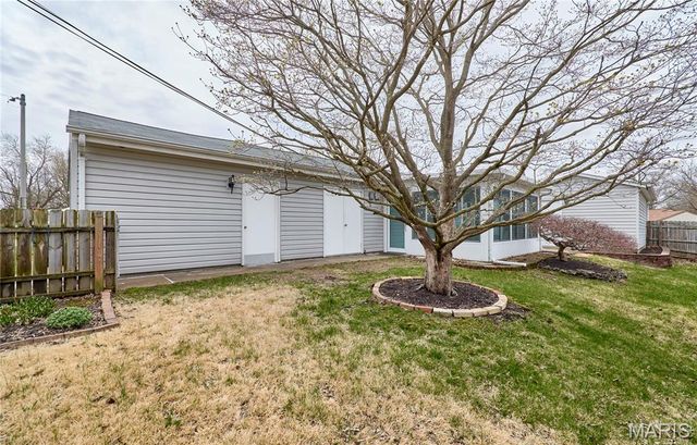 615 Central Parkway, Florissant, MO 63031