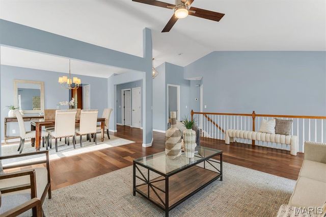 6 Country Bluff Court, St Charles, MO 63301