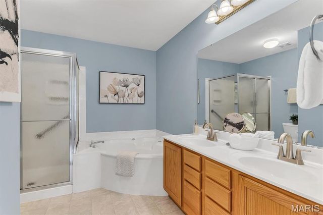 6 Country Bluff Court, St Charles, MO 63301