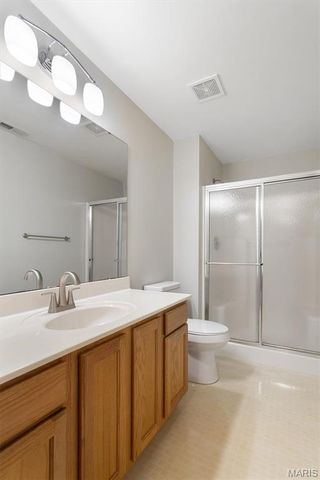 6 Country Bluff Court, St Charles, MO 63301