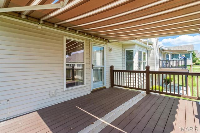 6 Country Bluff Court, St Charles, MO 63301