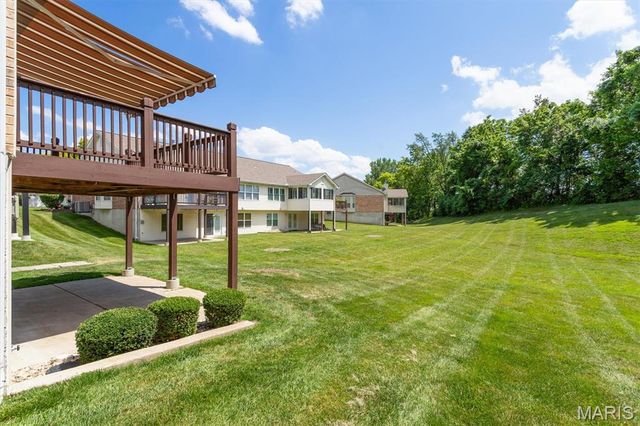 6 Country Bluff Court, St Charles, MO 63301