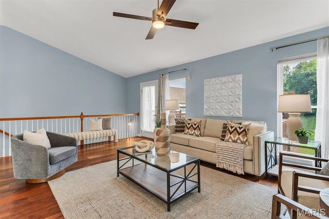 6 Country Bluff Court, St Charles, MO 63301