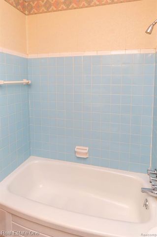 17020 Russell Avenue, Allen Park, MI 48101