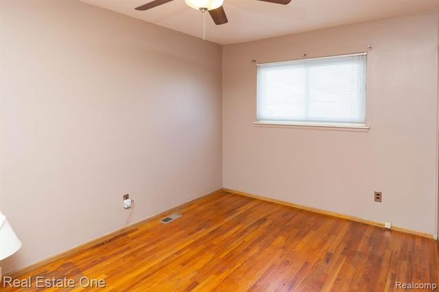 17020 Russell Avenue, Allen Park, MI 48101