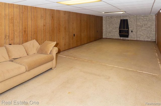 17020 Russell Avenue, Allen Park, MI 48101