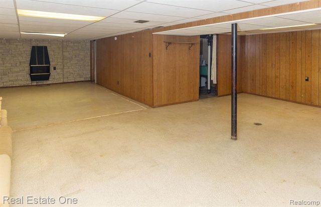 17020 Russell Avenue, Allen Park, MI 48101