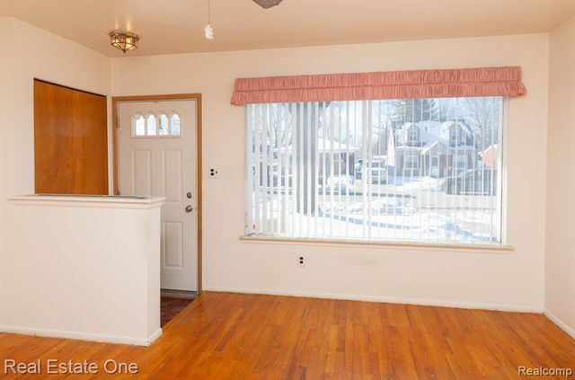 17020 Russell Avenue, Allen Park, MI 48101