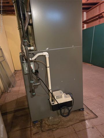 13019 Stanley Drive, Warren, MI 48088