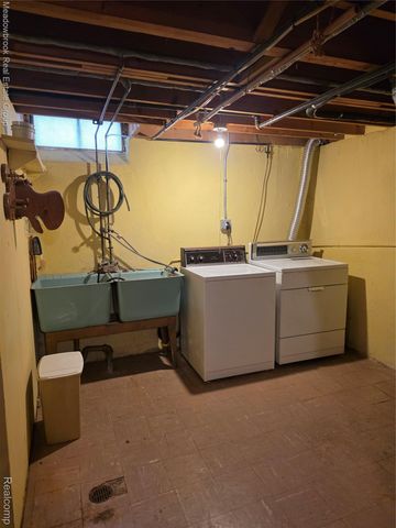 13019 Stanley Drive, Warren, MI 48088