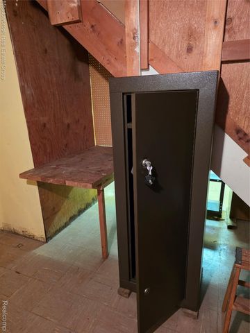 13019 Stanley Drive, Warren, MI 48088