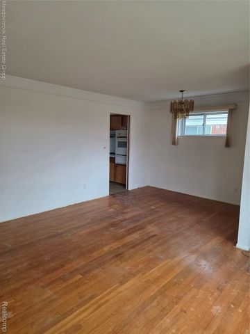 13019 Stanley Drive, Warren, MI 48088