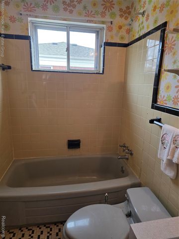 13019 Stanley Drive, Warren, MI 48088