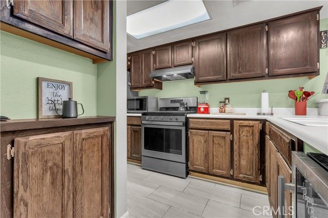 820 W Compton 20, Compton, CA 90220