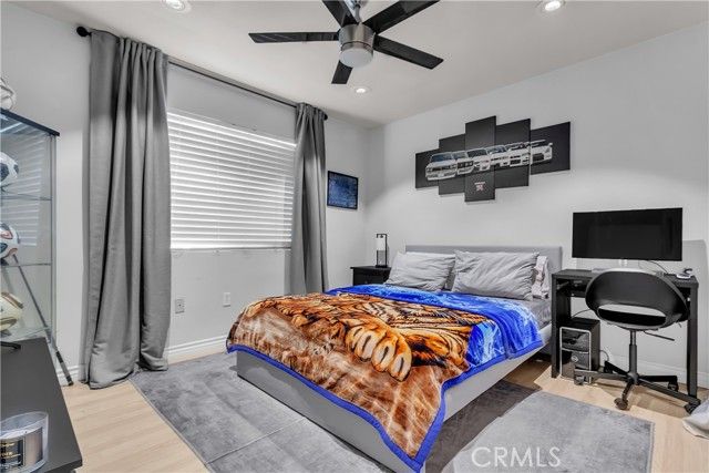 820 W Compton 20, Compton, CA 90220