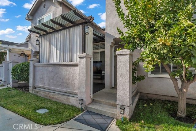 820 W Compton 20, Compton, CA 90220