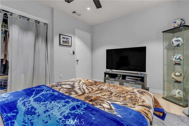 820 W Compton 20, Compton, CA 90220